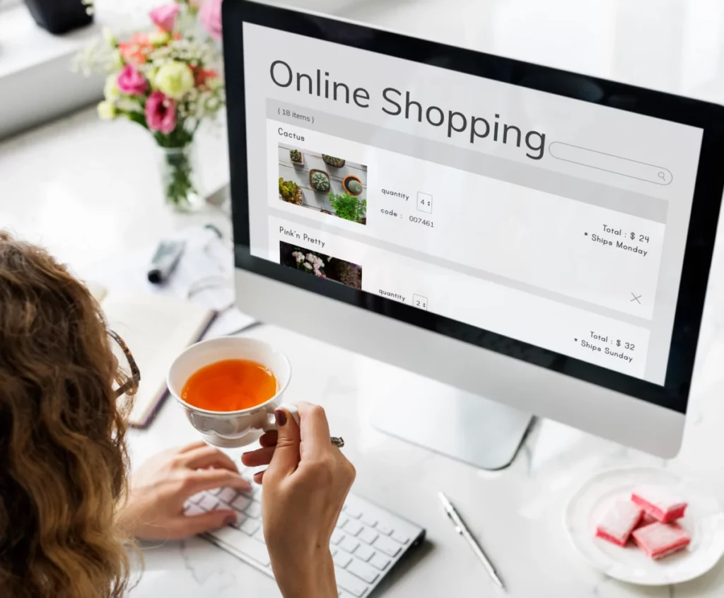 Ao escolher as lojas virtuais certas, as lojas físicas migram para lojas online. Verifique as opções de cartão de crédito para oferecer nas vendas online. Fonte: Freepik